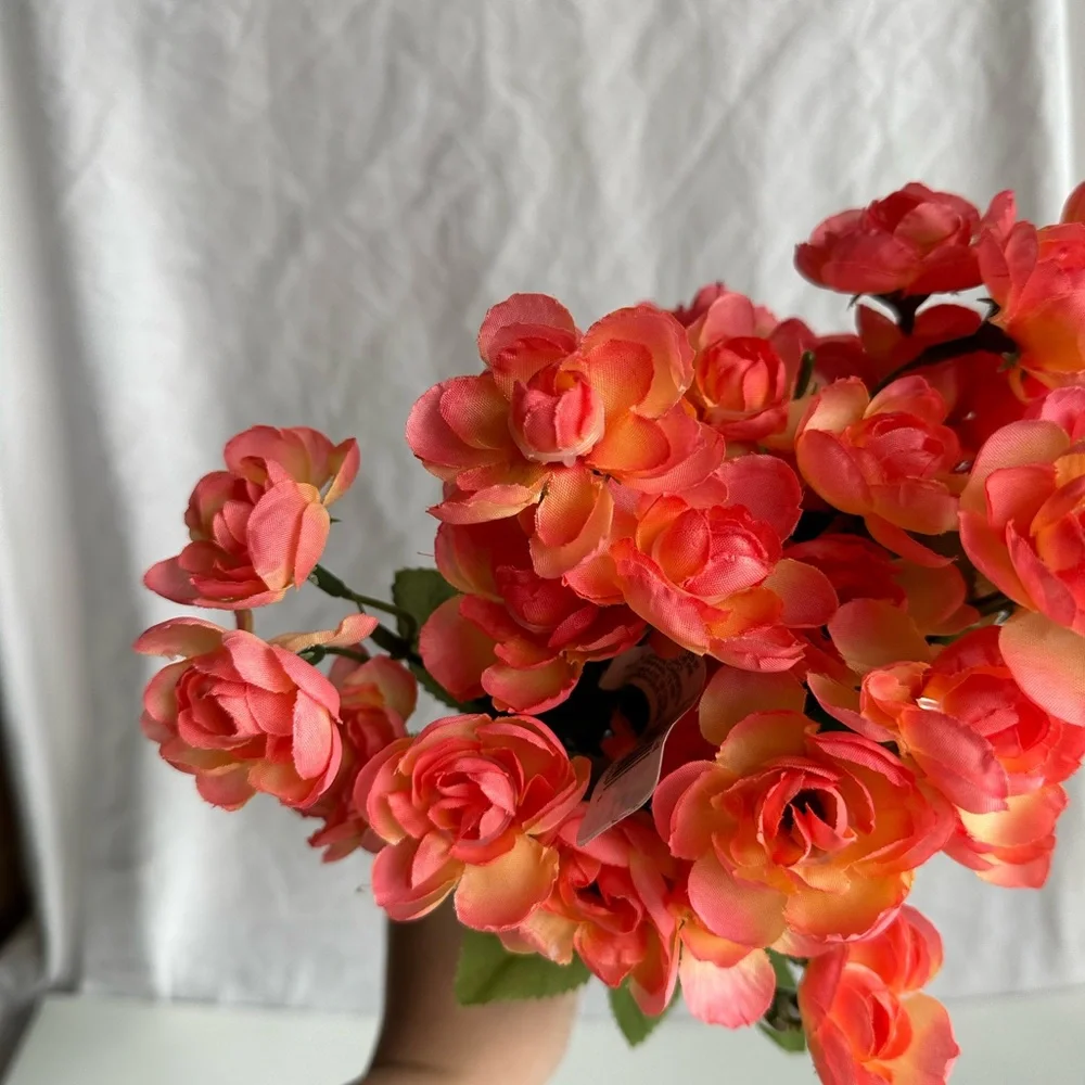 Vibrant Coral Pink Ranunculus Bouquet – Realistic Artificial Floral Arrangement